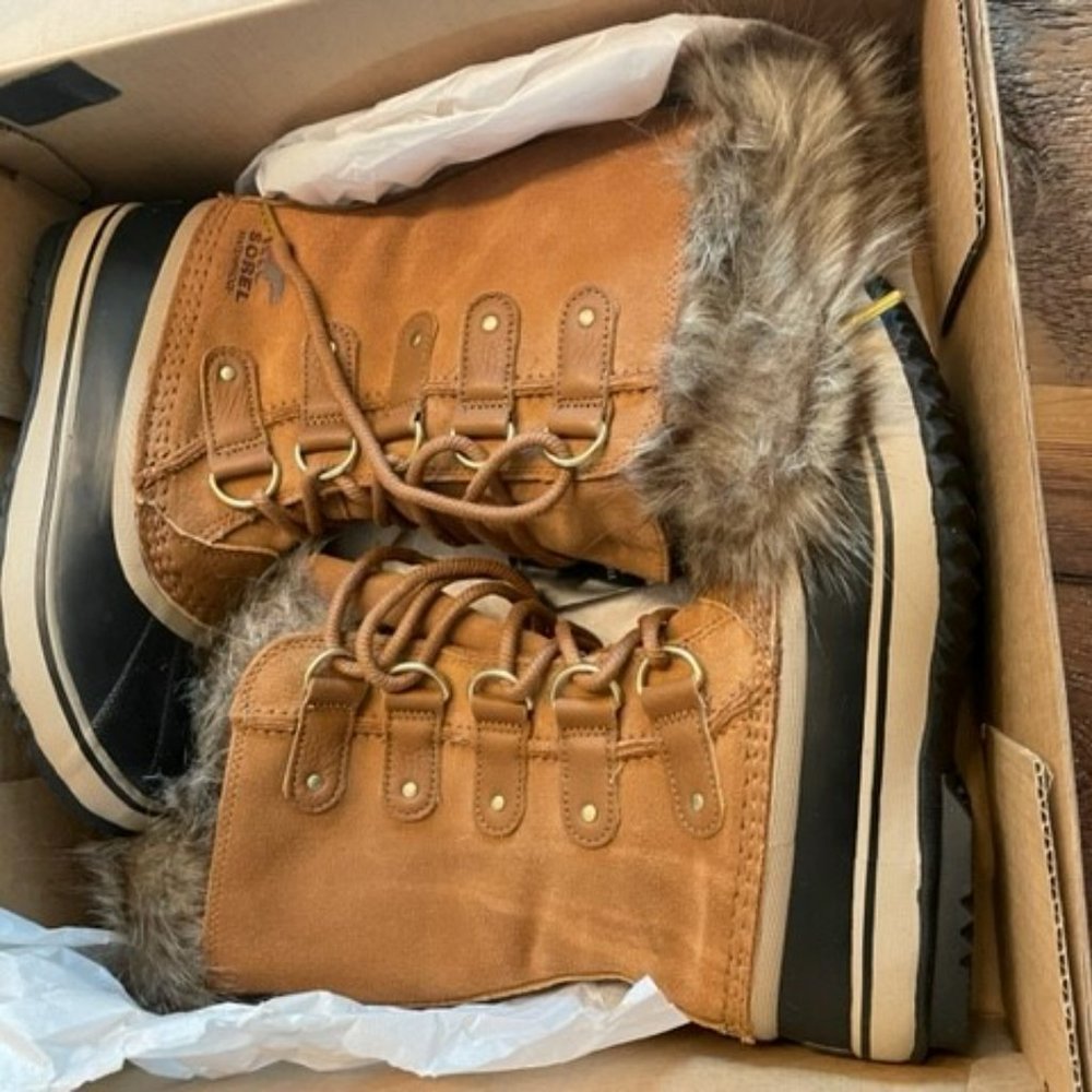 NEW Sorel Joan of Arctic Winter boots in camel brown and black size 6.5
